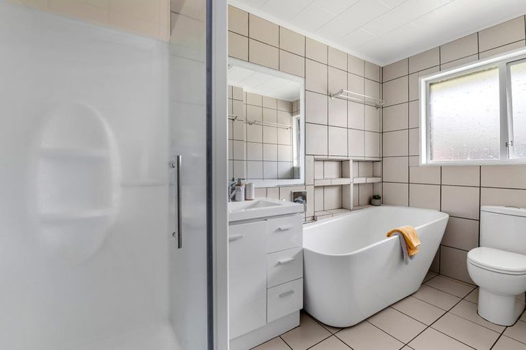 Photo of property in 9 Bata Place, Pomare, Rotorua, 3015