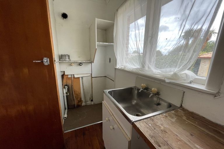 Photo of property in 48 Swanson Road, Henderson, Auckland, 0610