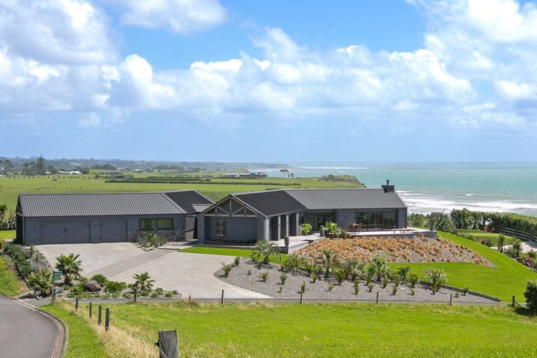 Photo of property in 13 Washer Road, Omata, New Plymouth, 4374