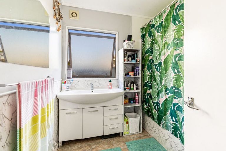 Photo of property in 1/127 Boundary Road, Clover Park, Auckland, 2019