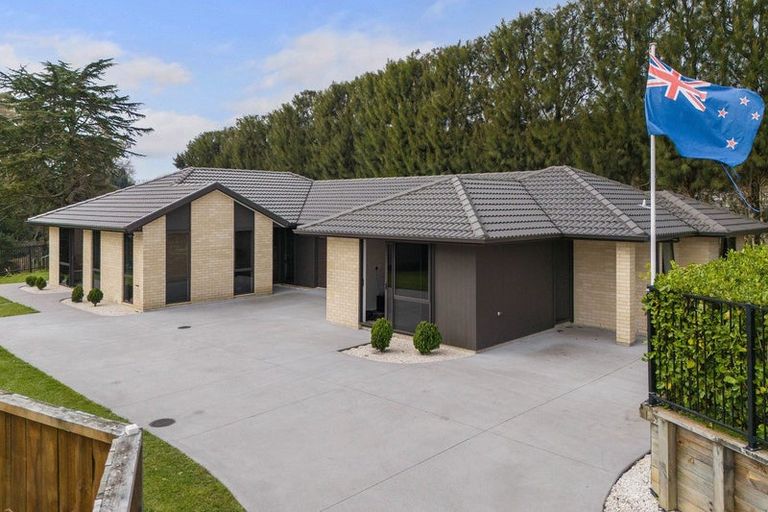 Photo of property in 14 Layla Place, Katikati, 3178