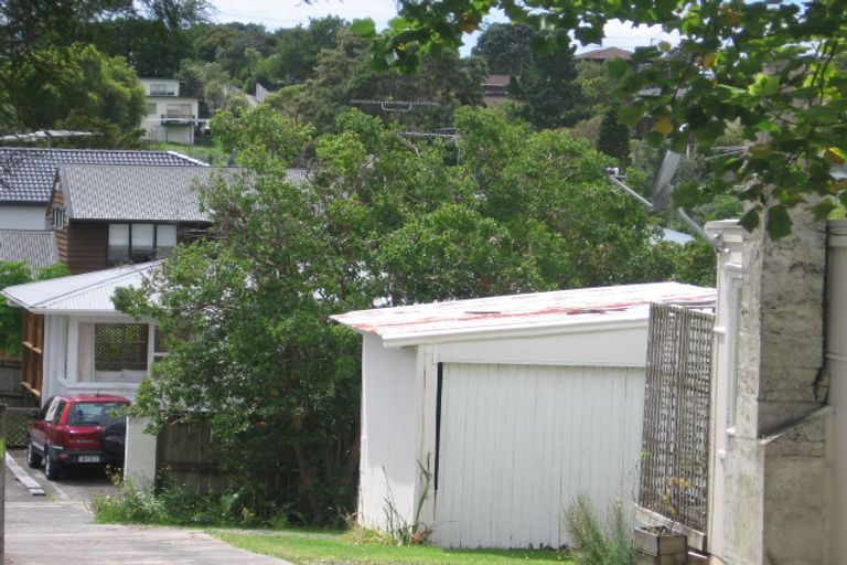 Photo of property in 9 Corunna Road, Milford, Auckland, 0620