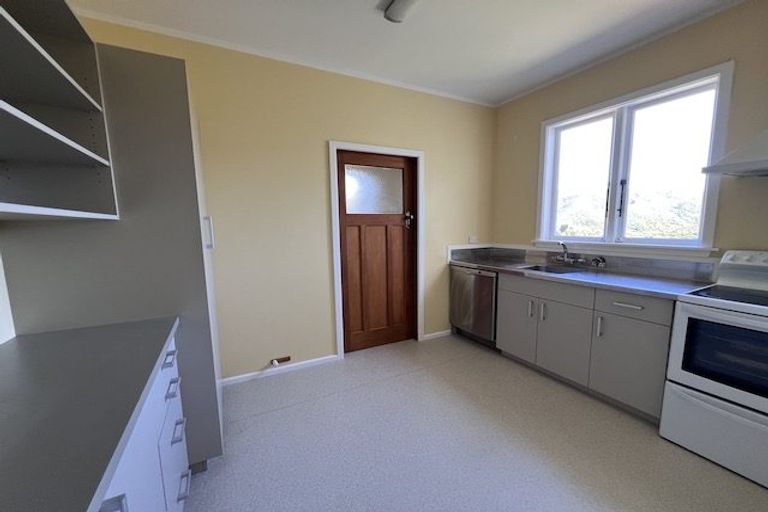 Photo of property in 168 The Ridgeway, Mornington, Wellington, 6021