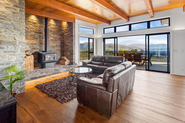 Photo of property in 16 Mistake Drive, Lake Tekapo, 7999