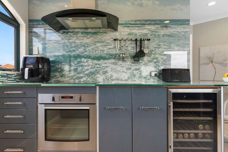 Photo of property in 26a Sunbrae Grove, Mount Maunganui, 3116