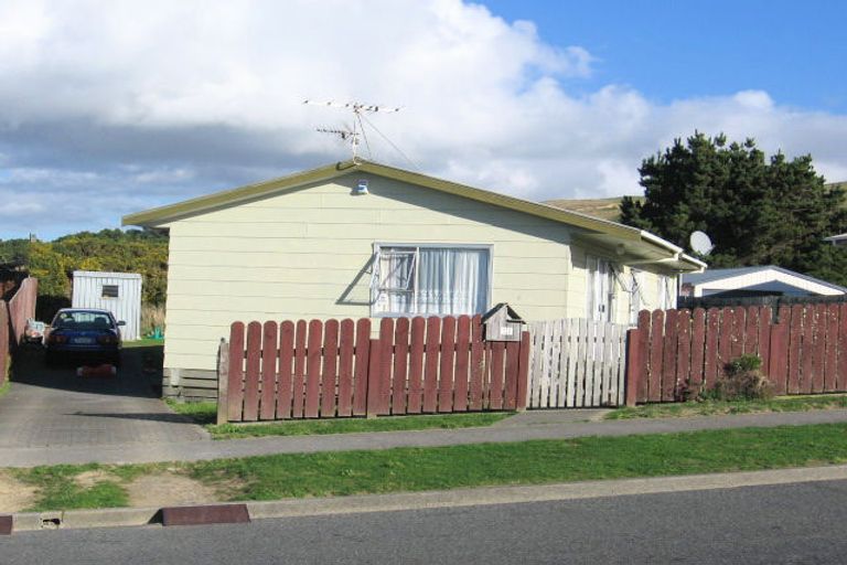 Photo of property in 125 Pikarere Street, Titahi Bay, Porirua, 5022
