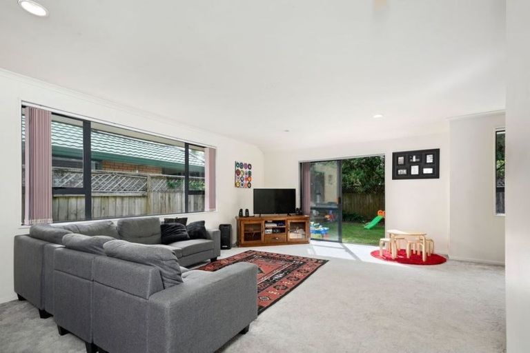 Photo of property in 19 Webb Place, Papamoa Beach, Papamoa, 3118