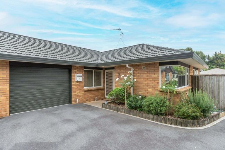 Photo of property in 72 Campbell Avenue, Paraparaumu, 5032