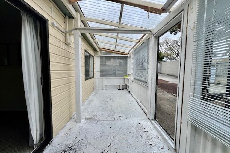 Photo of property in 4 Brian Crescent, Stanmore Bay, Whangaparaoa, 0932