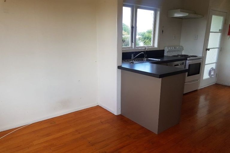 Photo of property in 42 Durham Street, Te Atatu Peninsula, Auckland, 0610