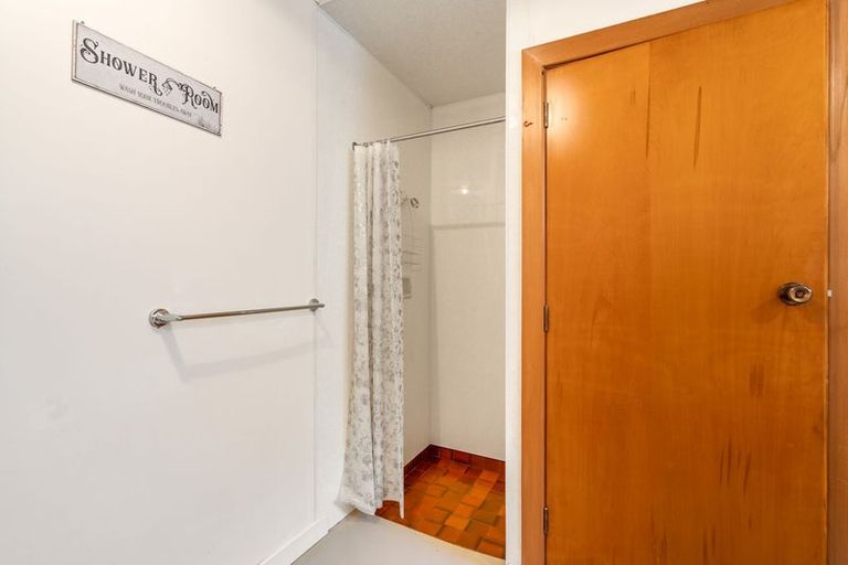 Photo of property in 18 Colquhoun Street, Glenross, Dunedin, 9011