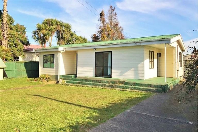 Photo of property in 23 Smiths Avenue, Papakura, 2110