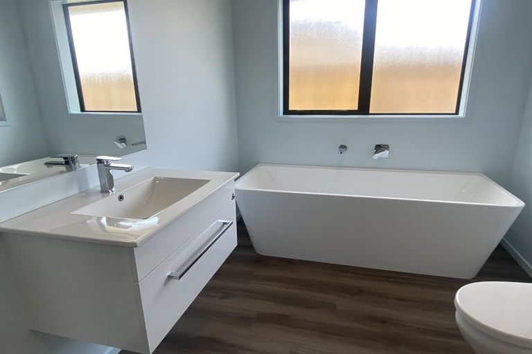 Photo of property in 2 Jasmine Street, Woodend, 7610