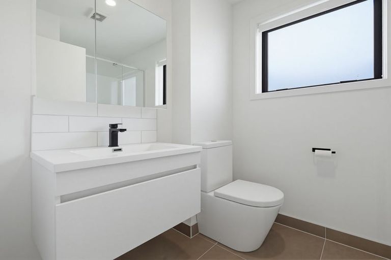 Photo of property in 2/15 Tilden Avenue, Hillcrest, Auckland, 0627