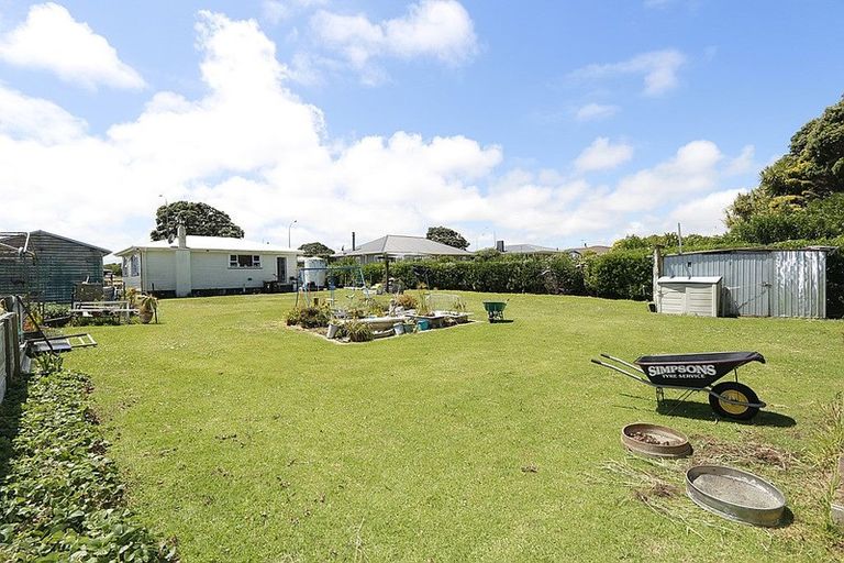 Photo of property in 188 Tasman Street, Opunake, 4616