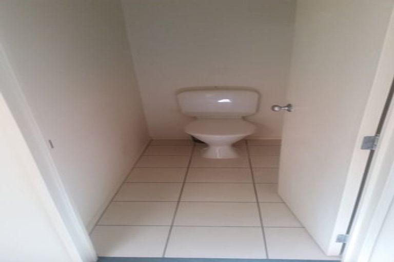 Photo of property in 12/3 Orwell Road, Greenhithe, Auckland, 0632