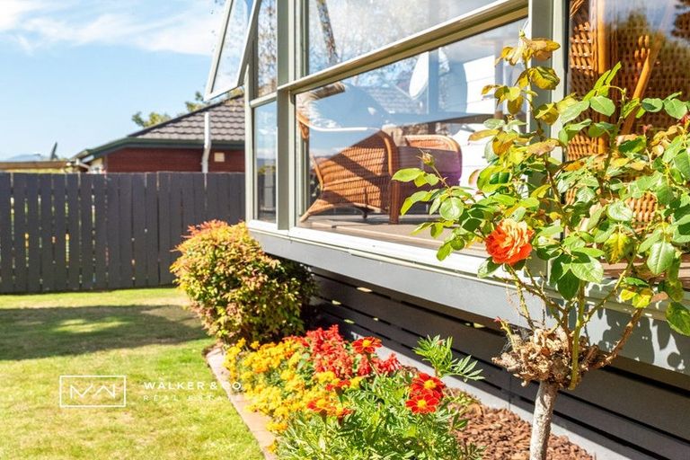 Photo of property in 16 Sunbrae Drive, Silverstream, Upper Hutt, 5019