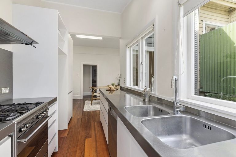 Photo of property in 9 Torquay Terrace, Newtown, Wellington, 6021
