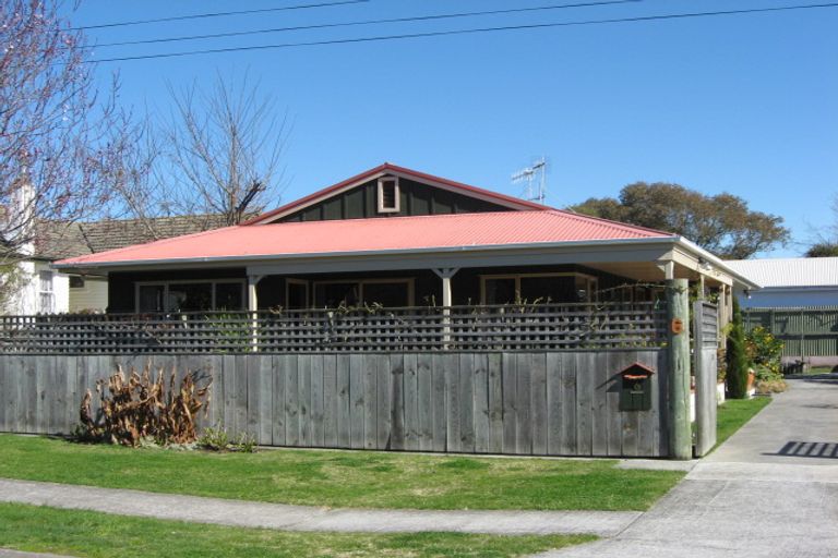 Photo of property in 6 Plassey Street, Havelock North, 4130