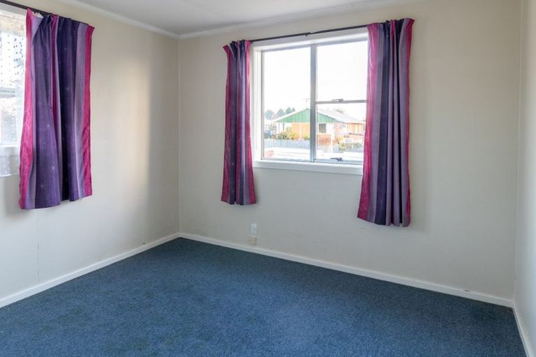 Photo of property in 74 Forfar Crescent, Rockdale, Invercargill, 9812
