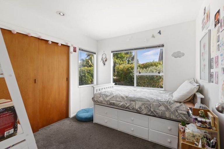 Photo of property in 29 Glucina Avenue, West Harbour, Auckland, 0618