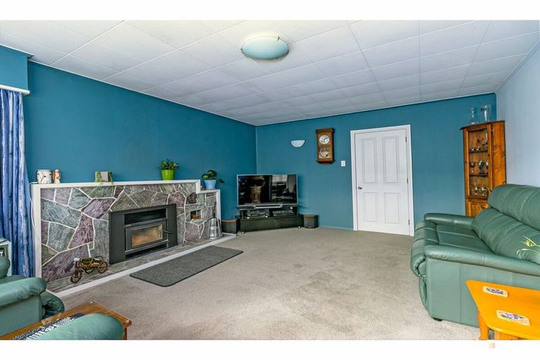 Photo of property in 24 Rhodes Street, Waimate, 7924