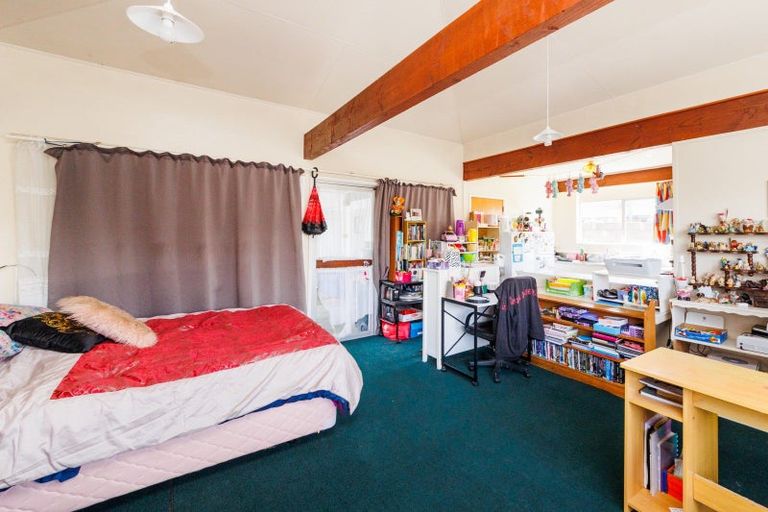 Photo of property in 9 Hollows Crescent, Takaro, Palmerston North, 4412