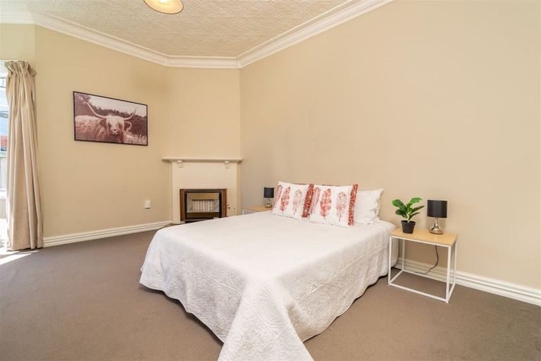 Photo of property in 69 Hargest Crescent, Saint Clair, Dunedin, 9012