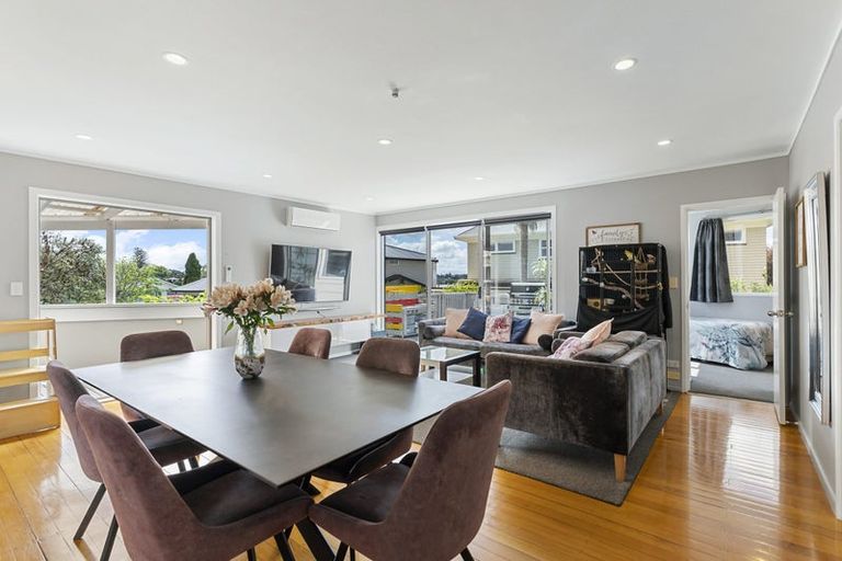 Photo of property in 14 Coates Road, Cockle Bay, Auckland, 2014