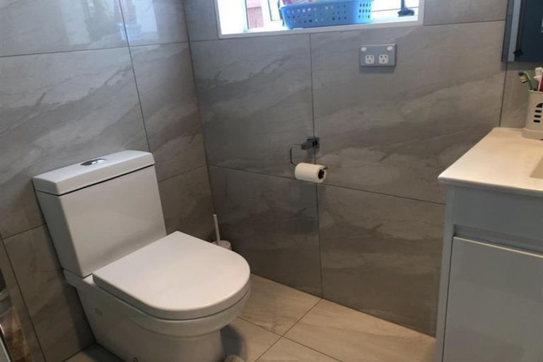 Photo of property in 17 Koroheke Road, Takanini, 2110