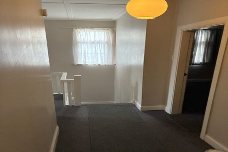 Photo of property in 48 Queens Drive, Lyall Bay, Wellington, 6022