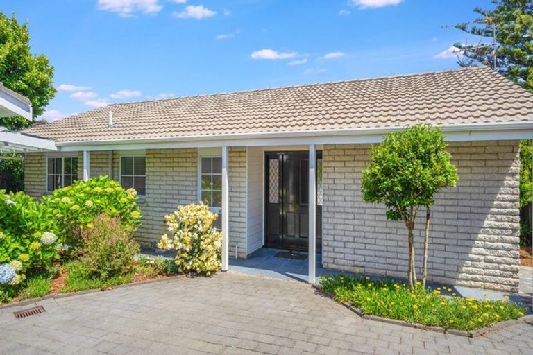 Photo of property in 2/2 Napoleon Avenue, Milford, Auckland, 0620