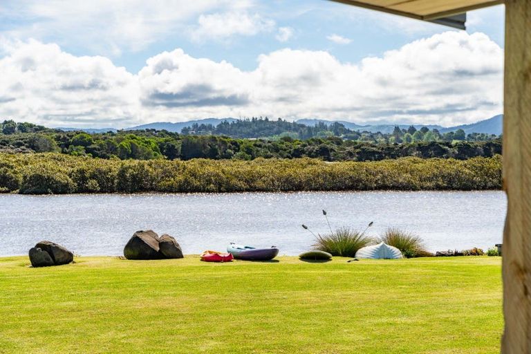 Photo of property in 32 Thelma Road, Mangawhai Heads, Mangawhai, 0505