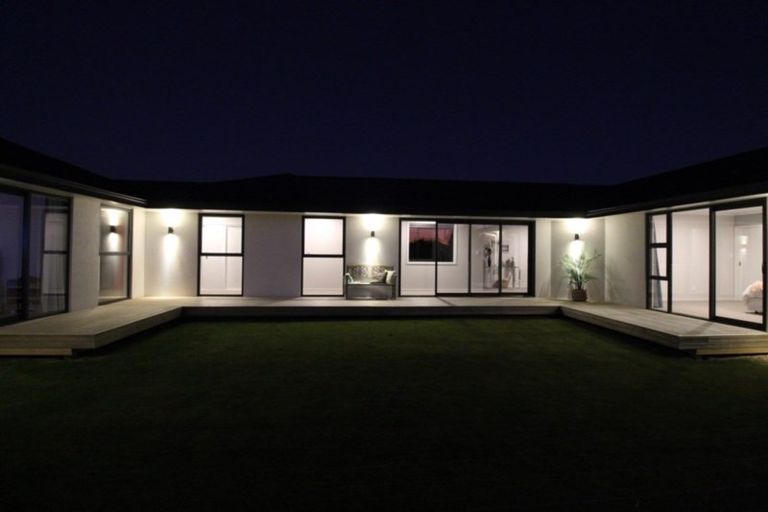 Photo of property in 14 Douglas Street, Winton, 9720