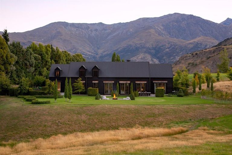 Photo of property in 10 Baird Lane, Lake Hayes, Queenstown, 9371