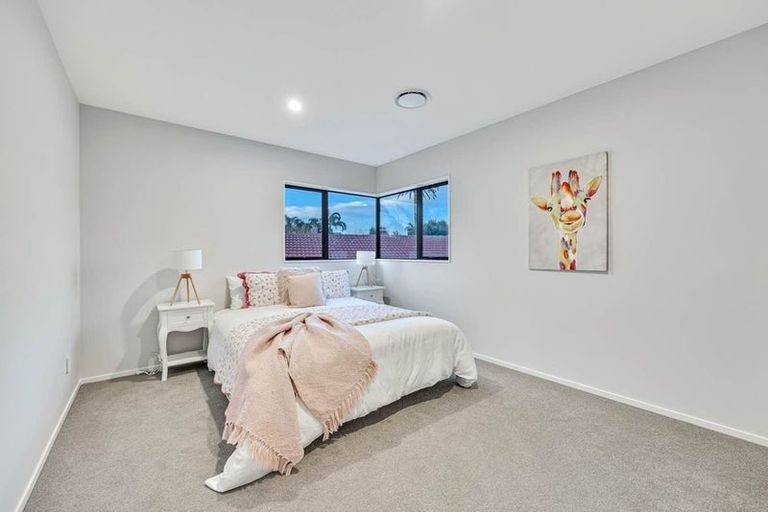 Photo of property in 47a Takutai Avenue, Half Moon Bay, Auckland, 2012