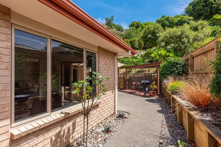 Photo of property in 8 Leanne Way, Waikanae Beach, Waikanae, 5036