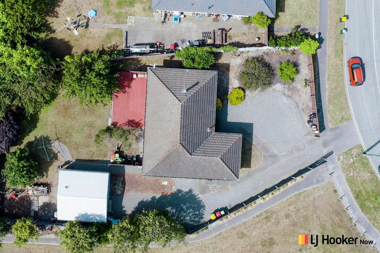 Photo of property in 15 Merrington Crescent, Aranui, Christchurch, 8061