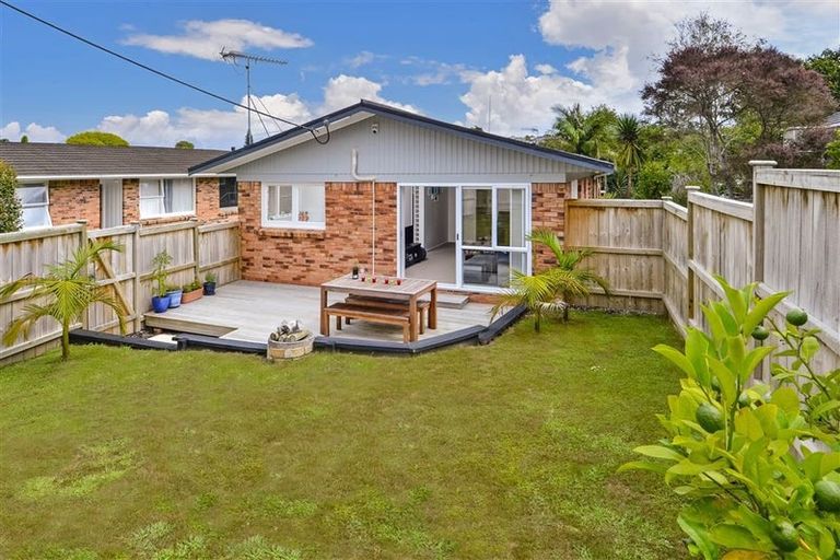 Photo of property in 1/9 Sudan Avenue, Milford, Auckland, 0620