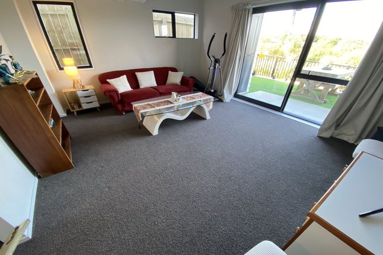 Photo of property in 36 Matawhanga Drive, Wattle Downs, Auckland, 2103