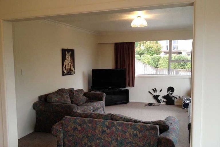 Photo of property in 1/28 Guinness Crescent, Ilam, Christchurch, 8041