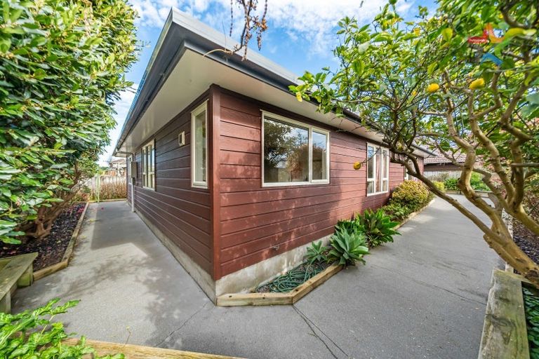 Photo of property in 19 Richmond Grove, Woburn, Lower Hutt, 5010