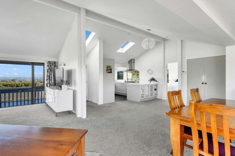 Photo of property in 37 Hikanui Drive, Havelock North, 4130