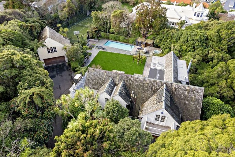 Photo of property in 14 Homewood Avenue, Karori, Wellington, 6012