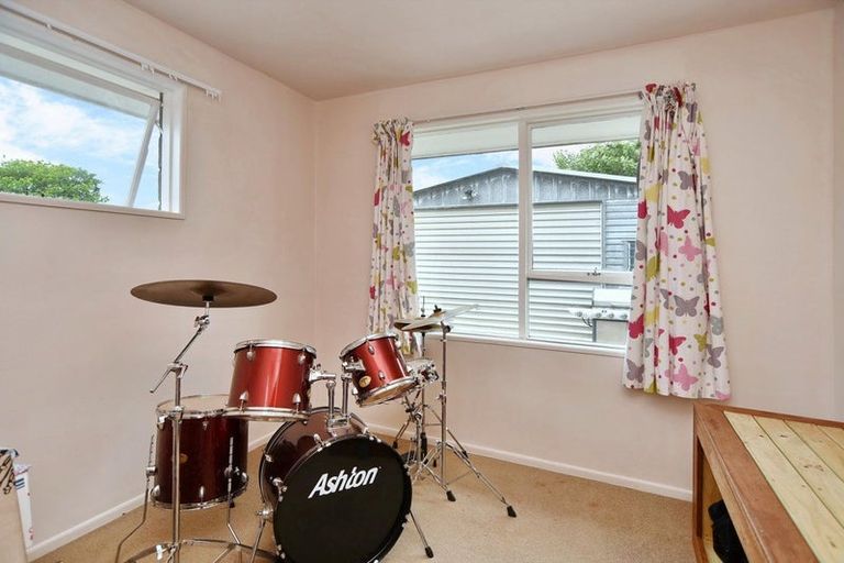 Photo of property in 27 Heathglen Avenue, Parklands, Christchurch, 8083