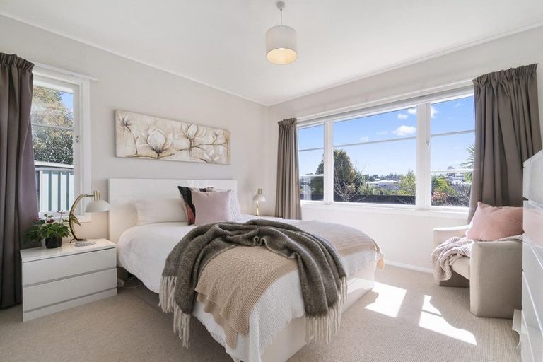 Photo of property in 4 Glenford Lane, Te Atatu Peninsula, Auckland, 0610