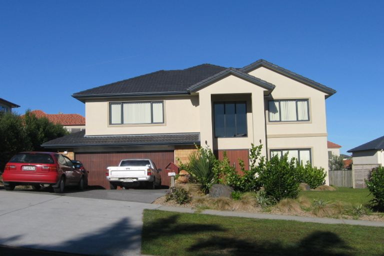 Photo of property in 19 Dunvegan Rise, East Tamaki Heights, Auckland, 2016