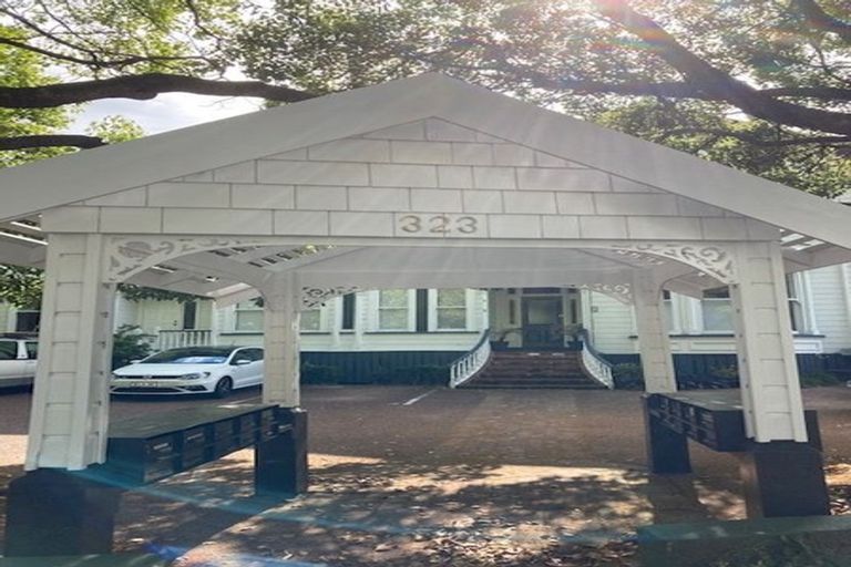 Photo of property in 323b Mount Eden Road, Mount Eden, Auckland, 1024