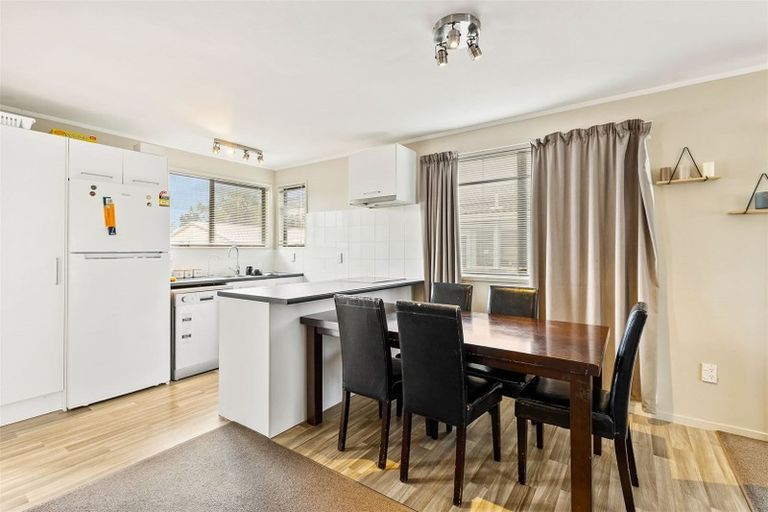 Photo of property in 337 Swanson Road, Ranui, Auckland, 0612