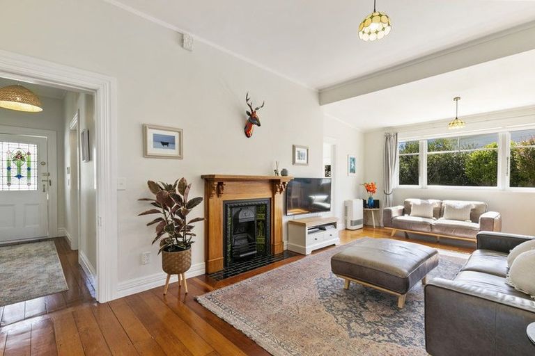 Photo of property in 8 Clifford Road, Johnsonville, Wellington, 6037